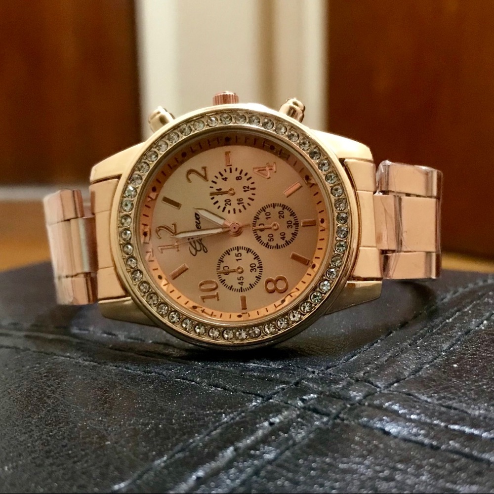 Stunning Rose Gold Watch with Crystals - Picture 6 of 6